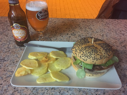 jaco's: Hamburguesas gourmet y ambiente acogedor en Sanxenxo 32 AF1QipM601jASCDH2KQeHVqmX0M ZwUl1I0NYpwIK5nP