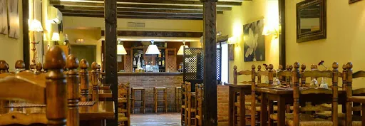 Mesón Restaurante Moratín: Sabores auténticos en el corazón de Pastrana