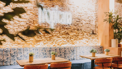 Taberna Café Tropicana: Sabor auténtico y encanto en Ronda 5 AF1QipM8rPv94bpaVn9PI8euO qfd