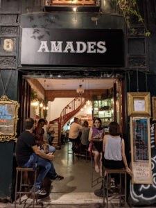 Amades Restobar: Sabores únicos en el corazón de Barcelona 9 AF1QipMAnmIKk3OLuxA9o5CqhDOJAqQa8KIzXrHxB1uD