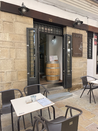 Taberna La Botica: Sabor auténtico en el corazón de Úbeda 14