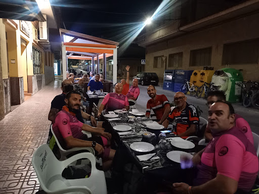 Los Naranjos: Sazón casera y ambiente familiar en Caudete 1 AF1QipMBg qzhzku9SZmAR rFGSYNirWGGWMwsawMDSR