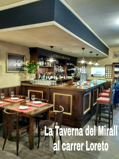 La Taverna del Mirall: Sabor tradicional y ambiente acogedor en Dénia 43