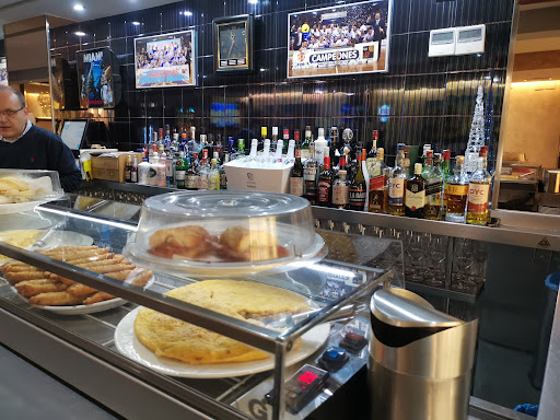 Bar Miami: Disfruta auténticas tapas en el corazón de Palencia 1