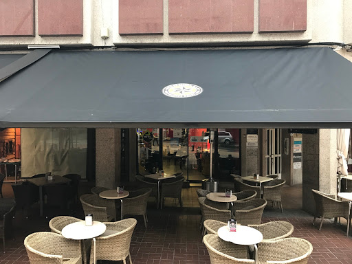 Cafe Vincent: Un rincón acogedor en Ourense con cafés irresistibles 43