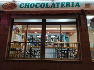 Churrería Rafael: Deliciosos churros en el corazón de Benidorm