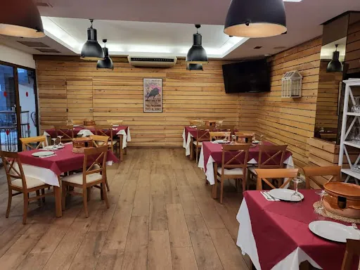 Restaurante El Rincón de Castre: Sabor auténtico en el corazón de León