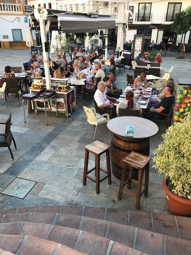 Mesón Morisco: Sabor mediterráneo en un rincón acogedor de Sayalonga 1