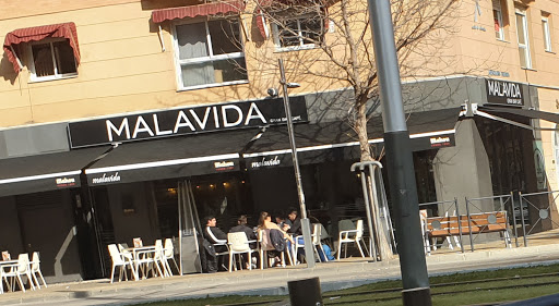 Malavida Gran Bar Cafe: Tapas deliciosas y un ambiente acogedor en Jaén 1 AF1QipMIJrHUWrrk9 lVyQT8GTOboFjgQO9B78H dUZq