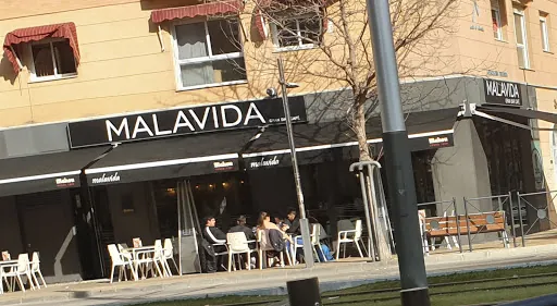 Malavida Gran Bar Cafe: Tapas deliciosas y un ambiente acogedor en Jaén