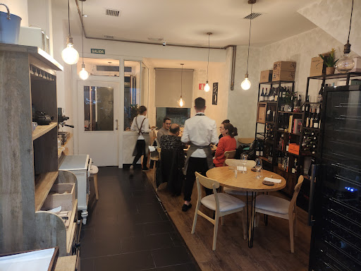 Atípico Restaurante: Sabores únicos en el corazón de A Coruña 1 AF1QipMIxm fGm3njbGzQLucG4NBo41V8yFg78fyaFrs
