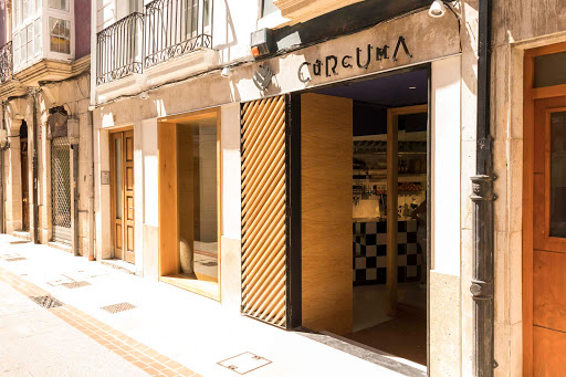 Cúrcuma: Sabores veganos en un acogedor rincón de Burgos 1