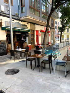 Bodega San Antonio: Un encantador rincón en Palma con los mejores bocadillos 13 AF1QipMJ7VWHH8wcr TbsEO2 IvN6QP4S LdYDZEAo5T