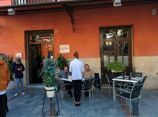 Casino Gastrobar: Delicias de fusión en un rincón acogedor de Mula 58