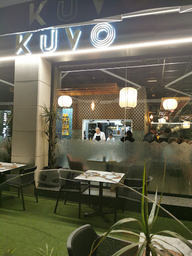 Restaurante Kuvo: Sabores únicos en el corazón de Estepona 17 AF1QipMKKTtPaLpKDEHZtHcTCdfw3nz nQOLXRlqeWYj