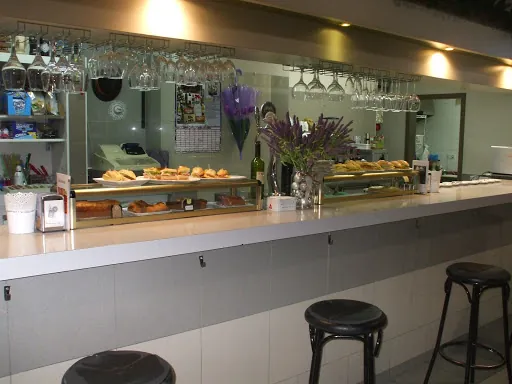 Bar Sebas: Disfruta de un buen ambiente y tapas únicas en Santander