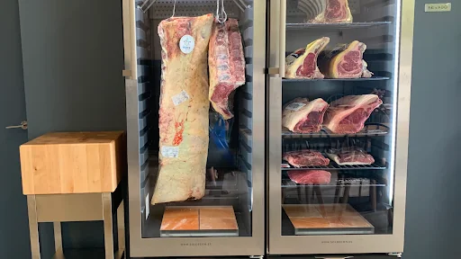 Apö Restaurante: Sabores únicos de asador en Granada