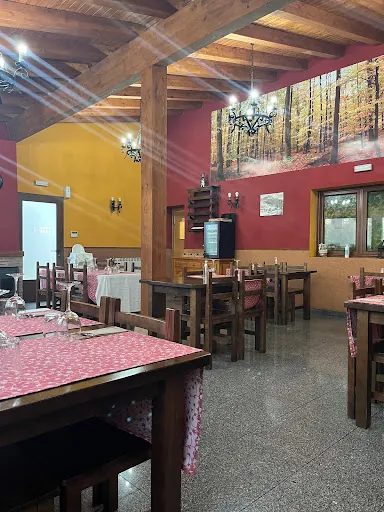 Restaurante Asador La Casona: Sabor auténtico en Pancorbo con terrazas de ensueño