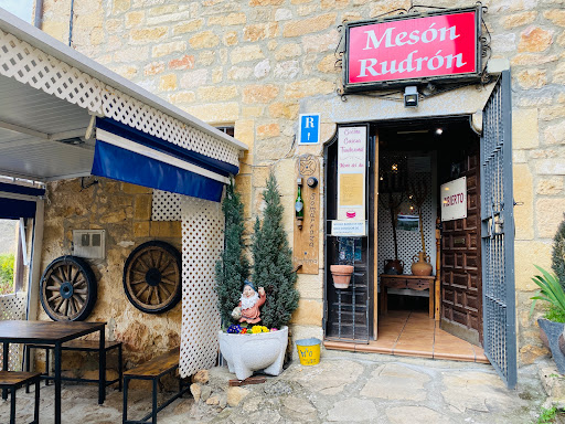 Meson Rudron: Sabores vascos en un acogedor rincón de Burgos 1 AF1QipMOzOjvvzHJ8GUGuqLoTcCOHztV9M8kDSlauips