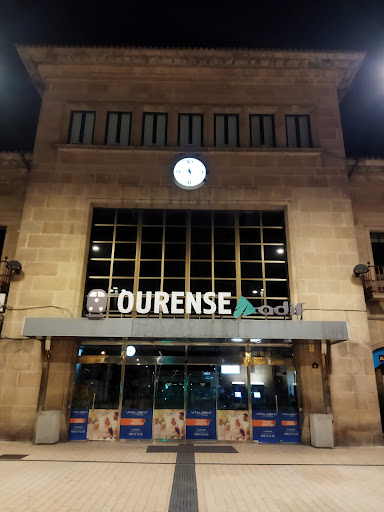 Cafetería Estación de tren de Ourense: Un rincón familiar con sabor a tradición en la estación 1 AF1QipMPD2g 2JZ3w7pQL MLzBkOmpQXHdahyH8jVQgO