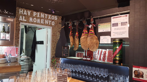 Jamoneria: Sabores auténticos de España en el corazón de Bilbao 32