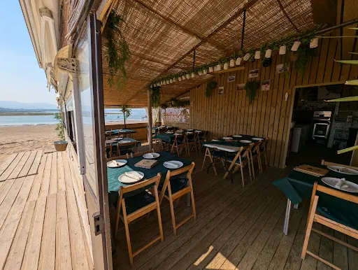 Chiringuito El Puntal: Sabor y encanto en la playa de Santander