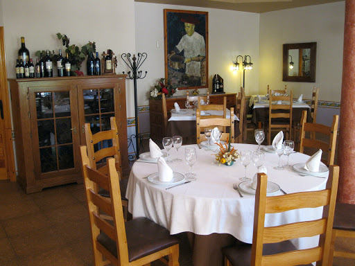 Restaurante Meson Villarejo: Disfruta una exquisita cocina mediterránea en Puerto Lumbreras 1