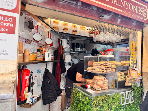 Merendero Minyones: Deliciosos sándwiches en el corazón de Palma 17 AF1QipMRAIi8XgRaM7qUfw1YeTPvNCOnZuZotCrzGt4