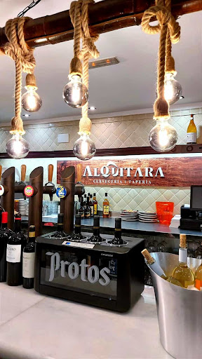 Cervecería Alquitara: Deléitate en el corazón de Albacete con auténticas cervezas artesanales y platos caseros 1 AF1QipMWudTiURor5TsQwlkuqdMcUUZcG 0fHhKHeyuB