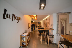 La Negra: Sabores mediterráneos en el corazón de Vejer 6 AF1QipMX KdiLM71rRzG9yTsWpbsPqUPDLUh7woJOIU6