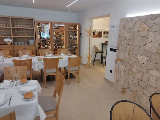 Tasca Bodega La Aldea De Cervantes: Delicias en Socuéllamos con un ambiente acogedor y comida excepcional 1 Tasca Bodega La Aldea De Cervantes: Delicias en Socuéllamos con un ambiente acogedor y comida excepcional