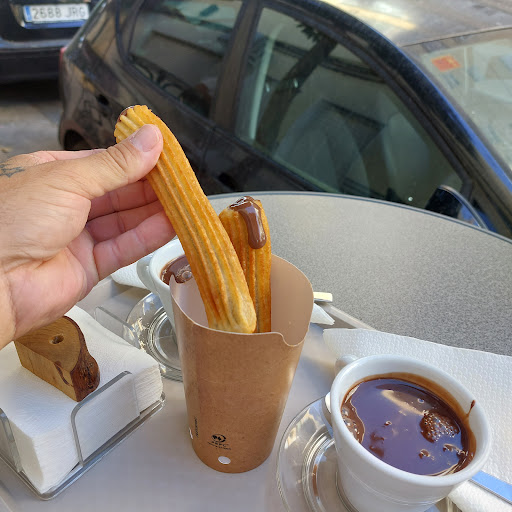 La Tradicion De La Abuela: Churros irresistibles en el corazón de Málaga 43 AF1QipMZF6 vXLb E1eSglWQJXMWLiMThIBE8f49zwo3