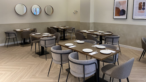 Bardana Taberna: Delicias mediterráneas en el corazón de Granada 41 AF1QipM w2q0YKdnL4tsrilKfSyBLC GRh5Su8U bfwy