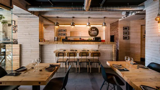 Sibuya Urban Sushi Bar - Cdad. Lineal: Deléitate con la fusión de sabores japoneses en un ambiente moderno y acogedor en pleno corazón de Madrid 1 Sibuya Urban Sushi Bar – Cdad. Lineal: Deléitate con la fusión de sabores japoneses en un ambiente moderno y acogedor en pleno corazón de Madrid