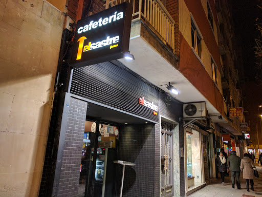 Cafetería El Sastre: Tu rincón acogedor en Salamanca con delicias únicas 1 AF1QipMauy3e54dfagV8kinC zDilKXxiGy2jwb rN6W