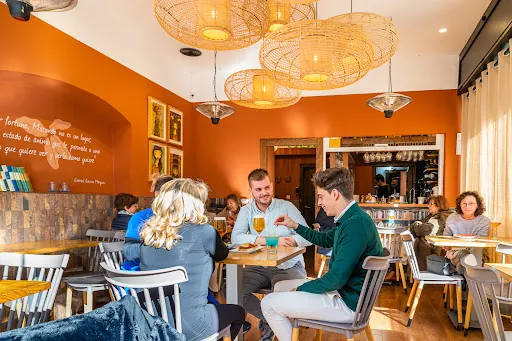 Macondo Granada: Un rincón encantador para saborear exquisiteces mediterráneas