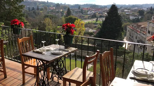 A Muralla: Sabores excepcionales con vistas al río Miño