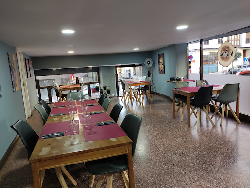 Parrilla La Leña Santander: Sabor auténtico en cada asado en Pl. la Leña 1 AF1QipMdtV0RQrWrToiNejhRDKaS2P2p26pewPiOWZnZ