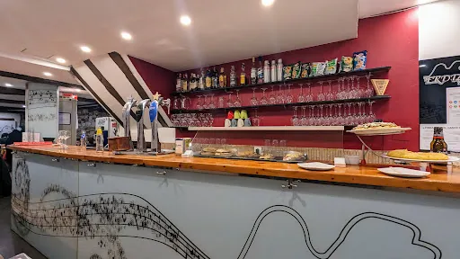 Restaurante Herriko Jatetxea: Deliciosas ensaladas en el corazón de Vitoria-Gasteiz