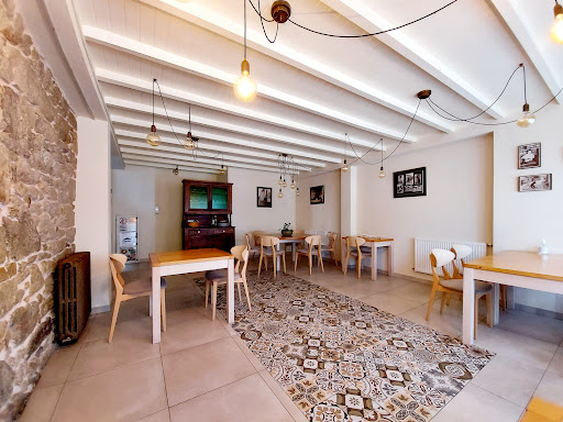 Casa Gaibor: Sabores únicos en un rincón acogedor de Guitiriz 53 AF1QipMgYI74L7AcLuoUTcjnJ8fdak2NMvYvd4hD74UQ