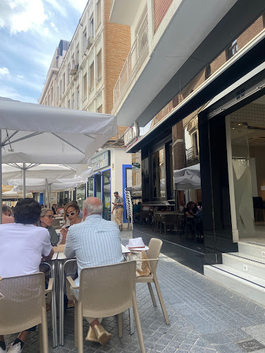 Restaurante Viva Urban Food: Delicias urbanas en el corazón de Córdoba 1 AF1QipMh 4MliXJpe9p7o a6Z8HL9D vMRZZ INvfflO