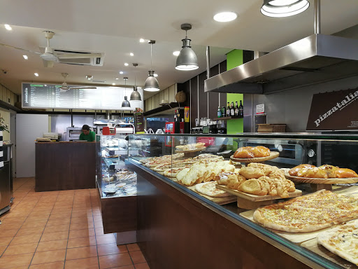 Pizzatalia: Sabores auténticos italianos en el corazón de Alicante 1 AF1QipMiLvlQNfsgf6M5o8p