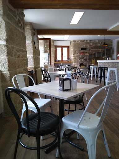 Bar-estanco Paxariño: Un rincón acogedor en San Cristovo con sabor auténtico 1 AF1QipMiyYBrhhatKXna2L8ioLrP7BdjQSbHWeLZhK 4