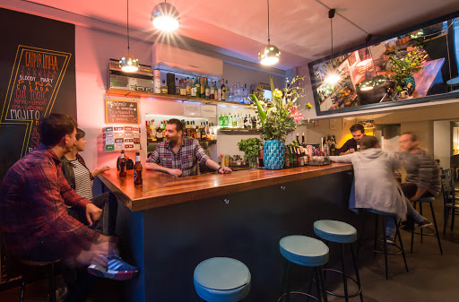 Cassette Bar: Tapas irresistibles en el corazón del Raval 45