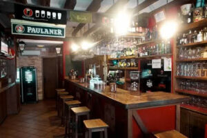 Cervecería La Corredera: Gastronomía española en un rincón acogedor de Arenas 10 AF1QipMk2cBmmRQI2s0WfMMxbVCC0OQKh4r wiUFdGmg