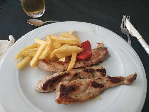 Bar-Restaurante Mauro: Sabor casero y ambiente familiar en Zamora