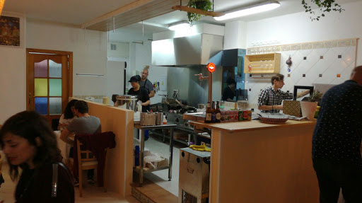 Kho Thai: Sabor tailandés auténtico en el corazón de Palma 20 AF1QipMkglDkTEGeoPhjqlEk99S4HRs2q1XcSOPf0BkC