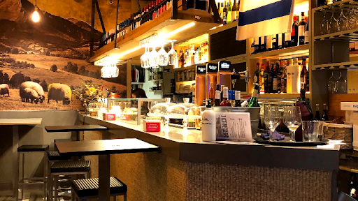 Bar Mendi Berri: Sabores auténticos en el corazón de Donostia 1 AF1QipMlSkyDhBPEOi5xLbzNNkTOum 4R YNmw47ySLt