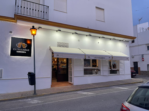 Cervecería EntreCañas: Deléitate con cervezas y tapas en Conil 1 AF1QipMmYlFrf4K9smBPI3cqkFasrvZ78S8h f3 OLW0