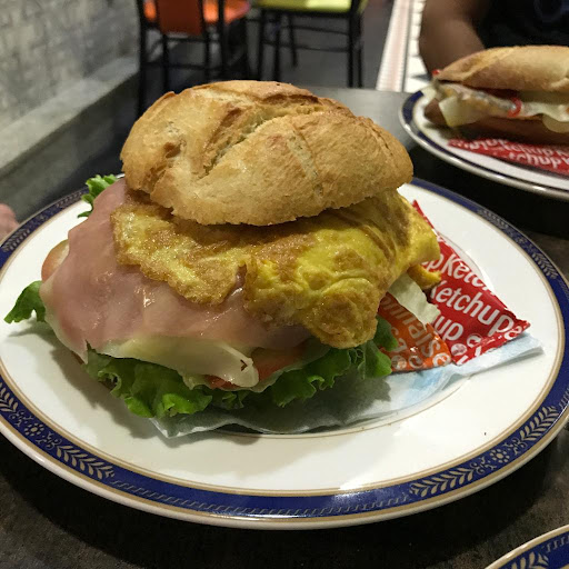 Bar Tívoli: El rincón acogedor de Xinzo con auténtica gastronomía local 49 AF1QipMnIgpbNBKyJfO7nIVANWgoGiCSgC5dqO3Evb9B